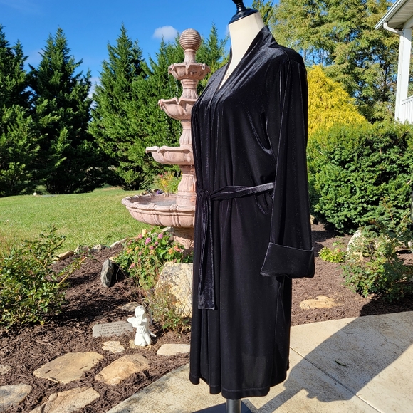 GILLIGAN & O'MALLEY ♡ Gorgeous Vintage SOFT Black Midi Velvet Robe with Belt S/M - Picture 3 of 17
